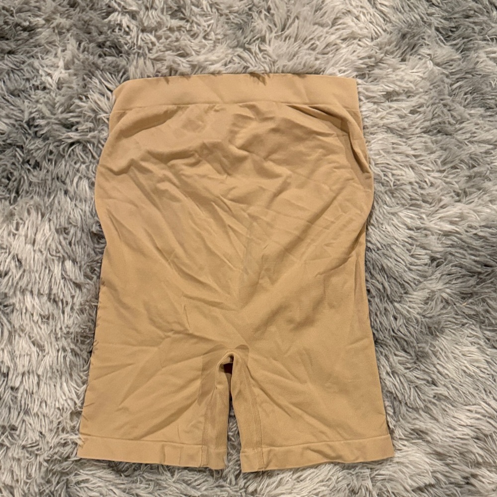 ✨3/$30✨Maternity Cream Shapewear Shorts